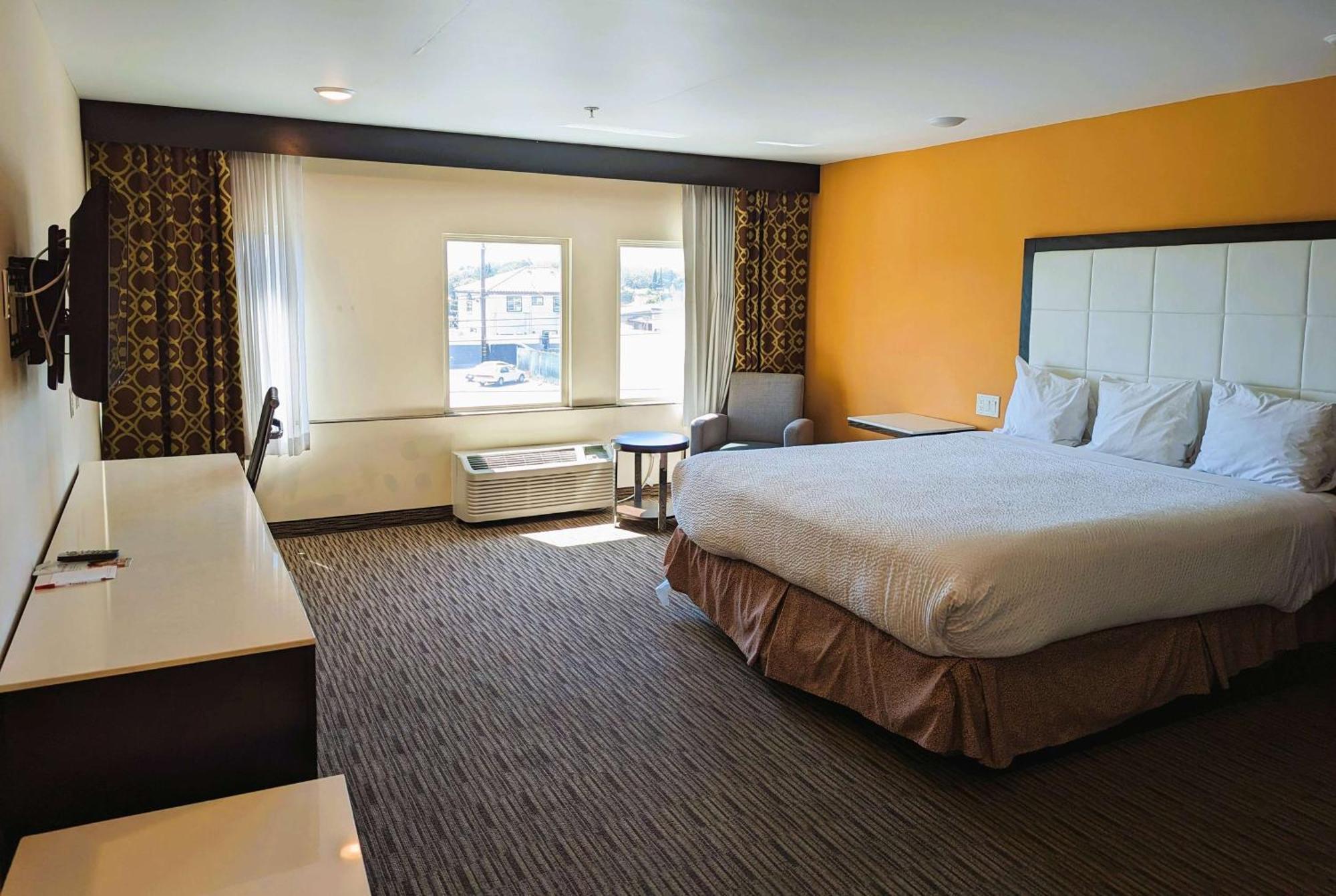 Ramada By Wyndham Culver Hotel